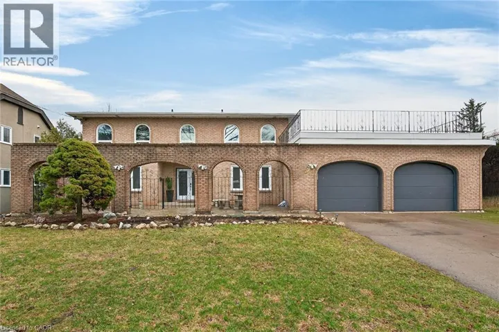 22 WOODSIDE Drive, Hamilton, Ontario L8T1C3