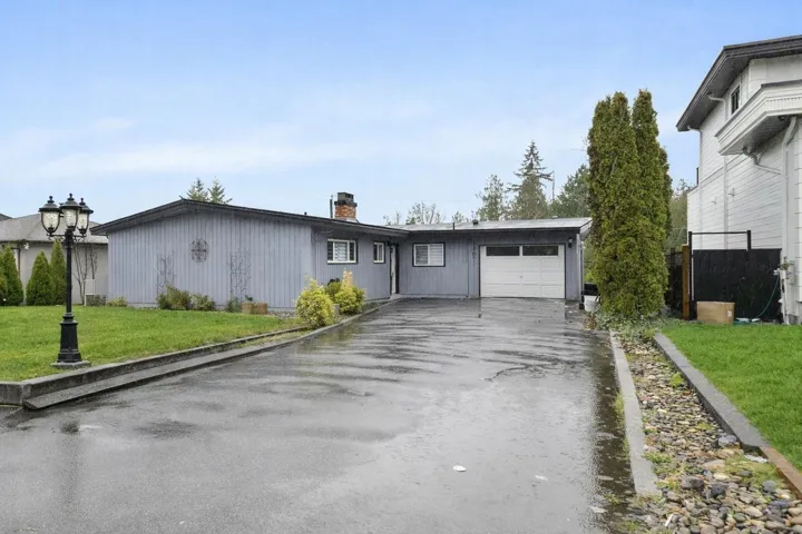 11875 99A AVENUE, Surrey, British Columbia V3V2P9