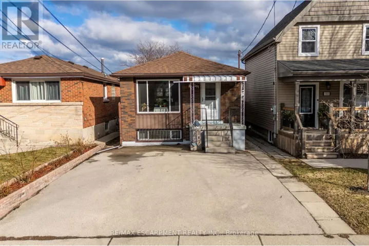 161 EAST 24TH STREET, Hamilton (Eastmount), Ontario L8V2Y2