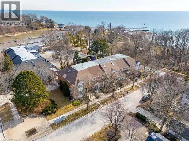 23 CHISHOLM Street, Oakville, Ontario L6K3W2