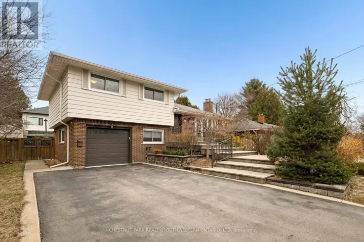 19 DOUGLAS ROAD, Hamilton (Ancaster), Ontario L9G2E2