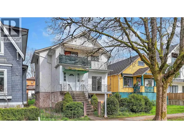 2223 E 8TH AVENUE, Vancouver, British Columbia V6B1A8