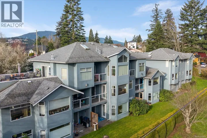 202 2 Doric Ave, Nanaimo, British Columbia V9R3N1