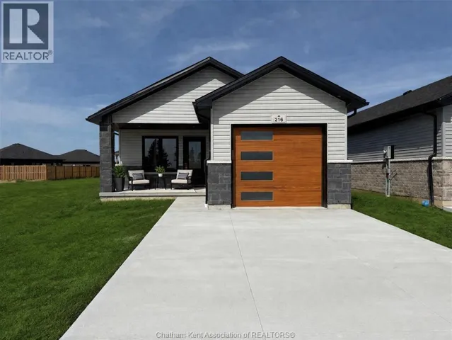 216 IRONWOOD TRAIL, Chatham, Ontario N7M0T3