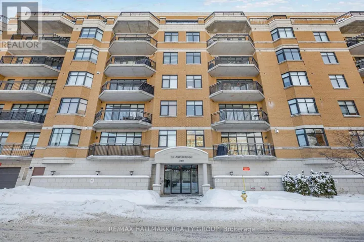 203 - 260 BESSERER STREET, Ottawa, Ontario K1N1J3