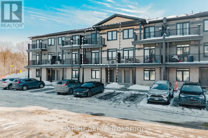 106 LOMOND LANE, Kitchener, Ontario N2R0T6