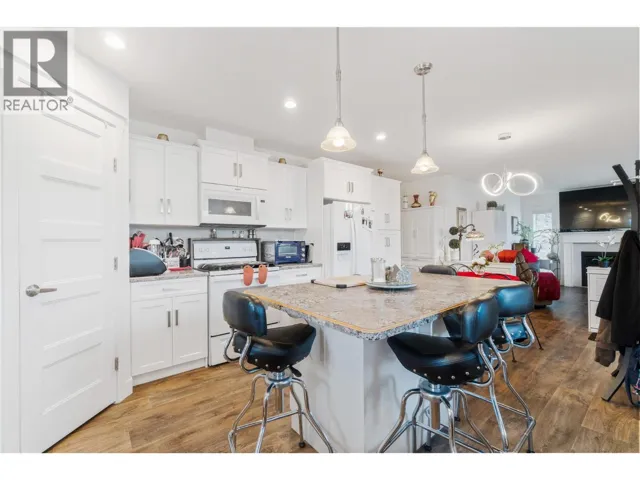 4540 72 Avenue NE, Canoe, British Columbia V0E1K0