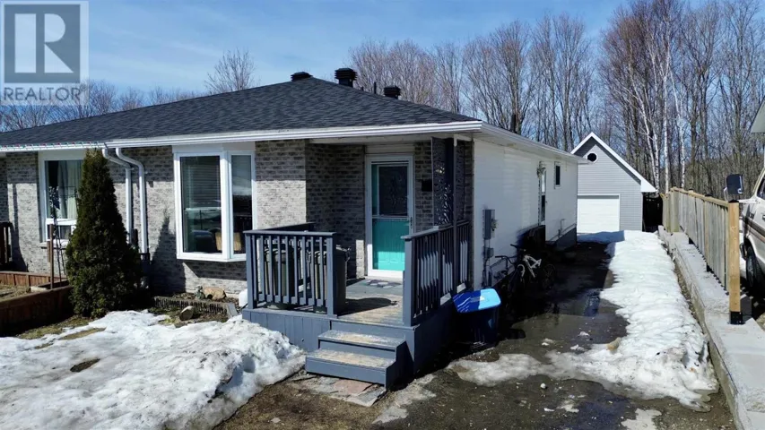 104 TAYLOR BLVD, Elliot Lake, Ontario P5A3K2