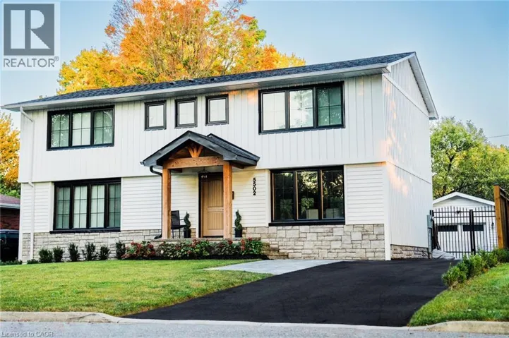 5502 EATON Avenue, Burlington, Ontario L7L3S8