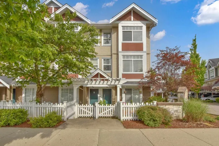 7 8676 158 STREET, Surrey, British Columbia V4N5W3