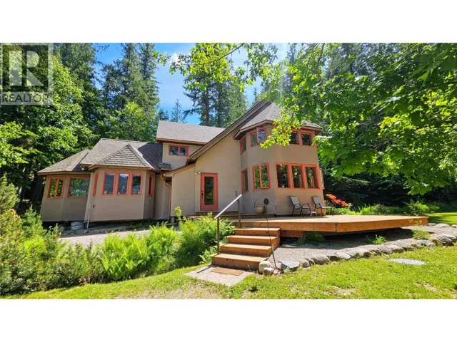 8496 B Procter Road E, Procter, British Columbia V1L0B7