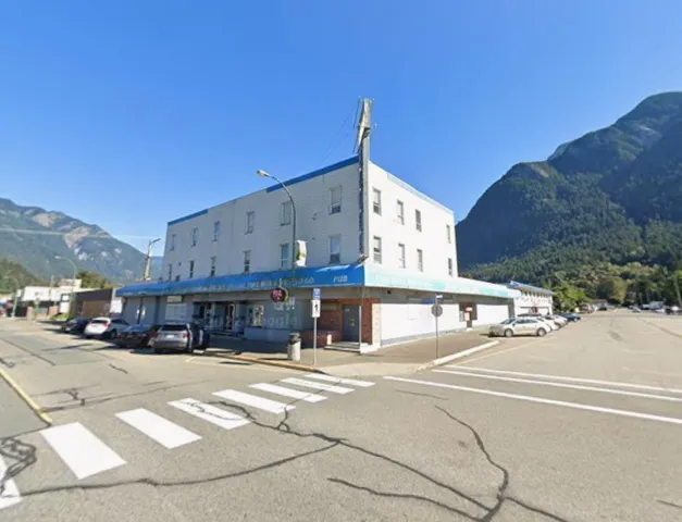 272 WALLACE STREET, Hope, Hope, British Columbia V0X1L0