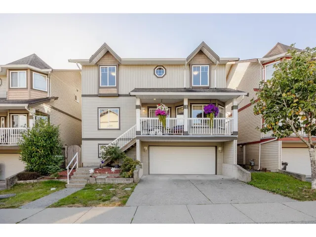 6615 205 STREET, Langley, British Columbia V1Y2X8