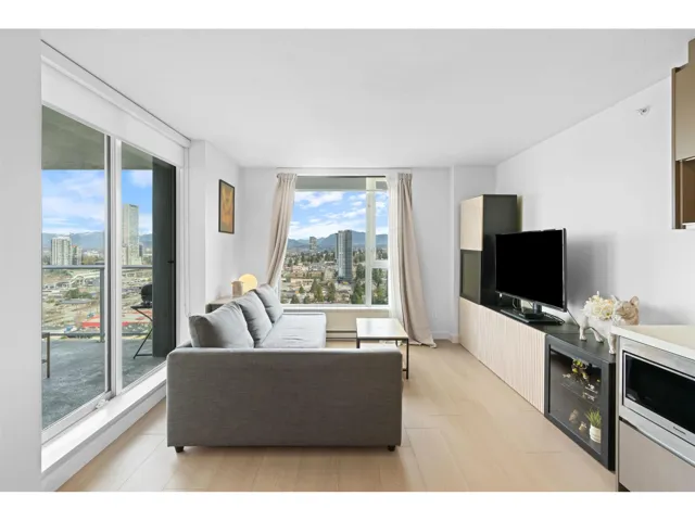3209 13750 100 AVENUE, Surrey, British Columbia V3T0L3