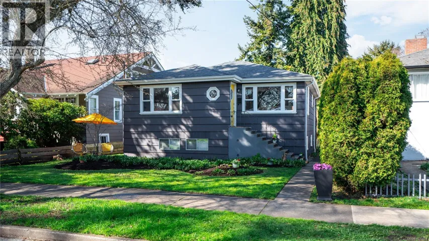 244 Linden Ave, Victoria, British Columbia V8V4E5