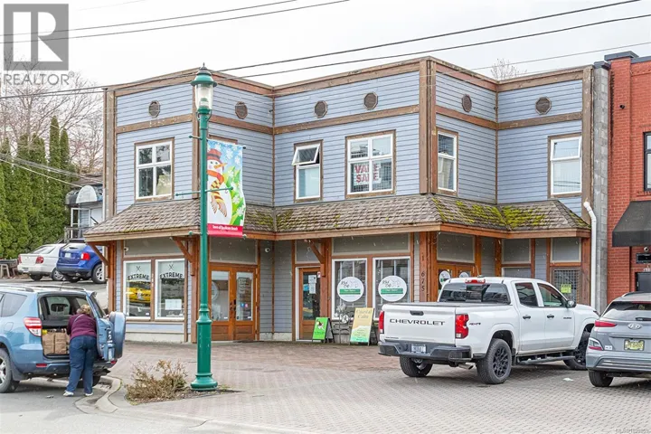 674 MEMORIAL Ave, Qualicum Beach, British Columbia V9K1S8