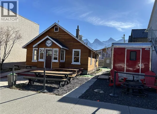 633 8th Street, Canmore, Alberta T1W1B2