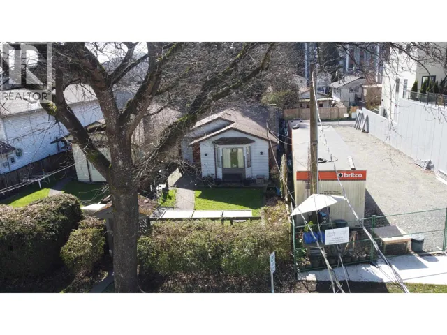 1551 RUPERT STREET, North Vancouver, British Columbia V7J1G3