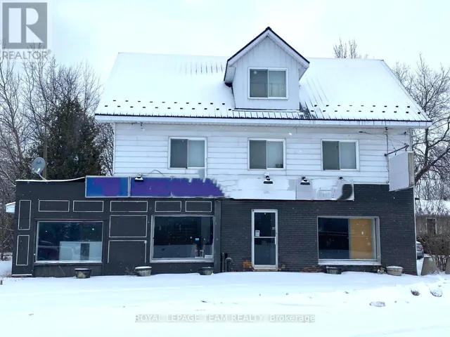 2 MOHNS AVENUE, Petawawa, Ontario K8H2G4