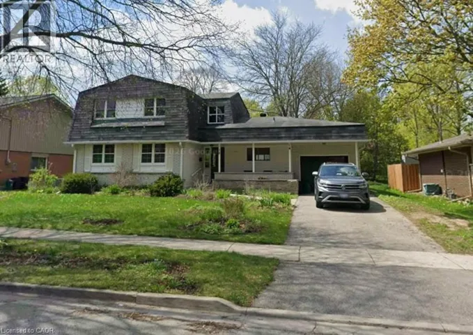 18 CYPRUS Drive, Kitchener, Ontario N2M4R5