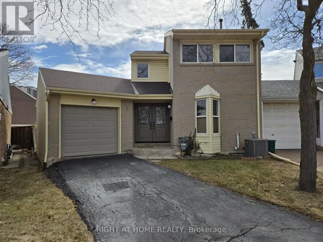 2 GILES COURT, Toronto (Mount Olive-Silverstone-Jamestown), Ontario M9V4C5