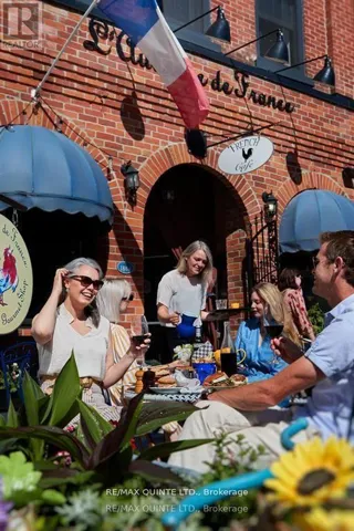 304 FRONT STREET, Belleville (Belleville Ward), Ontario K8N2Z8