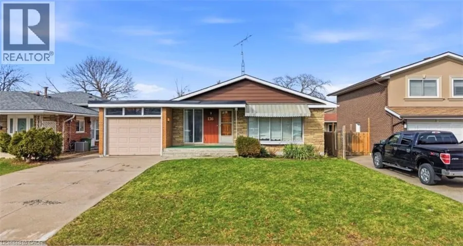 136 CROMWELL Crescent, Hamilton, Ontario L8G2G2