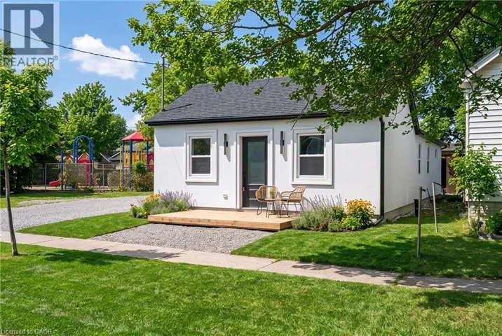 12 BAILEY Street, St. Catharines, Ontario L2S1J4