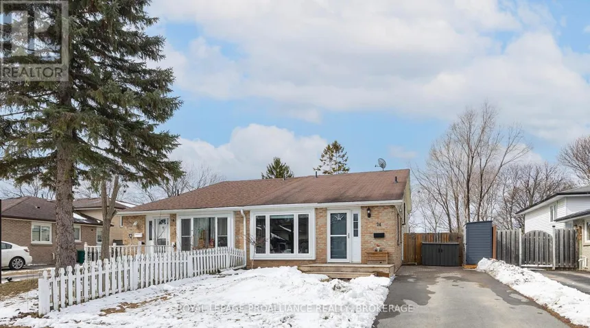 24 GLENARDEN PLACE, Kingston (West of Sir John A. Blvd), Ontario K7M7A9