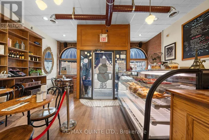 304 FRONT STREET, Belleville (Belleville Ward), Ontario K8N2Z8