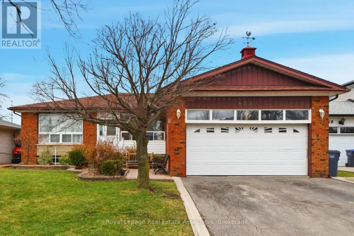 652 EVERSLEY DRIVE, Mississauga (Mississauga Valleys), Ontario L5A2C9