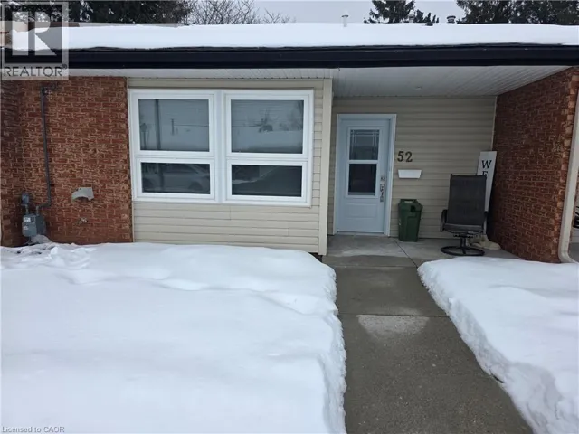 52 GATES Lane, Hamilton, Ontario L9B1T8