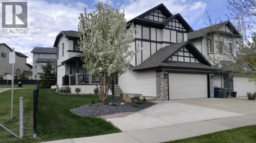 198 Westland Street, Okotoks, Alberta T1S0B4