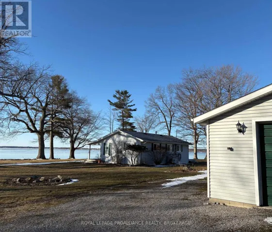 27 BERRY LANE, Frontenac Islands (The Islands), Ontario K0H2Y0