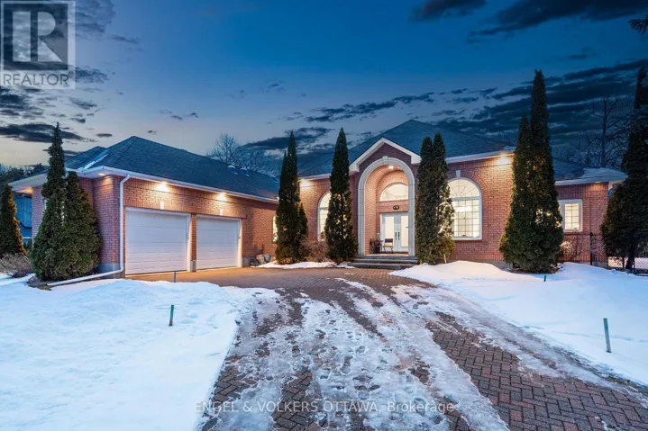 5 COUNTRYSIDE GREEN, Ottawa, Ontario K2R1B5