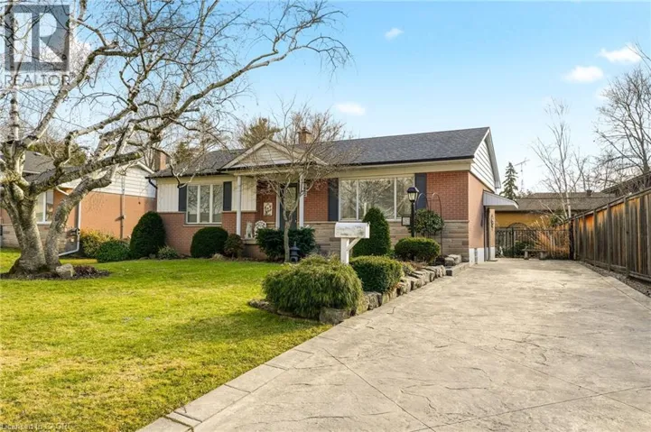 252 HAMMERSMITH Court, Burlington, Ontario L7L4N7