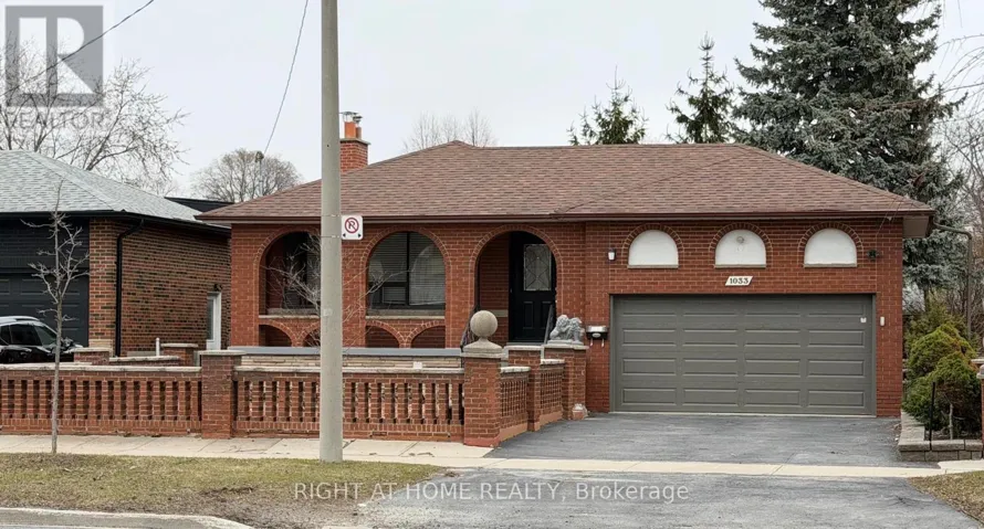 1033 ISLINGTON AVENUE, Toronto (Stonegate-Queensway), Ontario M8Z4R3