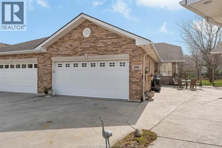 1305 Laurel Bay Court, Windsor, Ontario N8P1M9