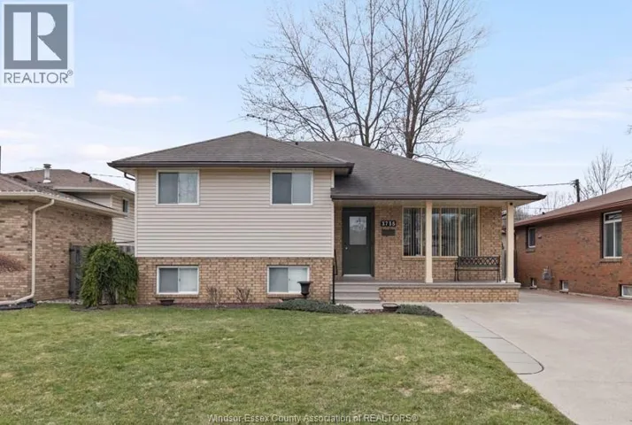 3735 BLISS, Windsor, Ontario N8W3C3