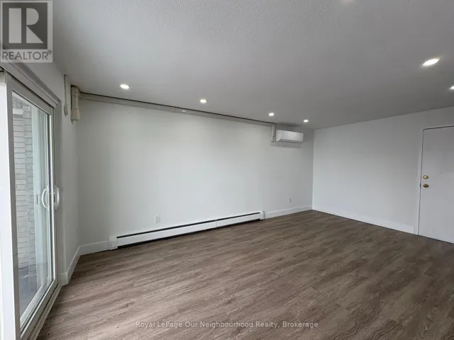 11 - 107 CHANDLER DRIVE, Kitchener, Ontario N2E1G7
