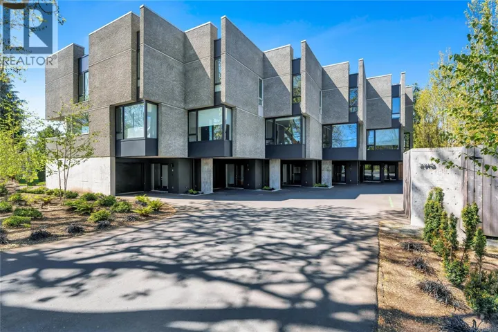 2 2910 Shelbourne St, Victoria, British Columbia V8R4M6