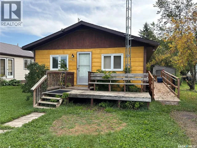 202 Dixon AVENUE, Kinistino, Saskatchewan S0J1H0