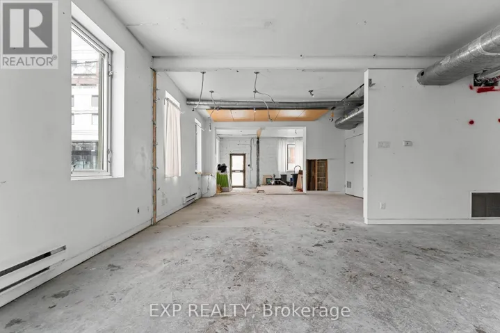 1558 QUEEN STREET E, Toronto (Greenwood-Coxwell), Ontario M4L1E8
