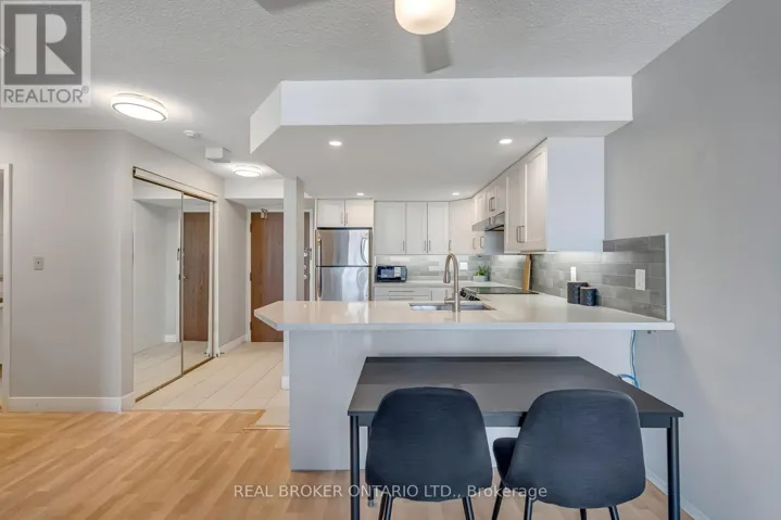 903 - 25 AGNES STREET, Mississauga (Cooksville), Ontario L5B3X7