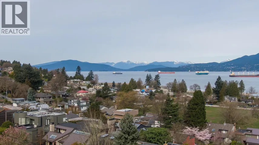 4418 W 2ND AVENUE, Vancouver, British Columbia V6R1K5