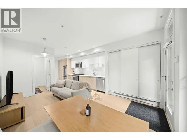10 1419 E 1ST AVENUE, Vancouver, British Columbia V5N1A4