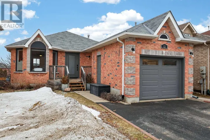 12 DUNNETT DRIVE, Barrie (Ardagh), Ontario L4N0H9