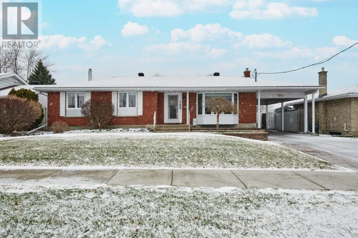 784 IROQUOIS DRIVE, Cornwall, Ontario K6H5C5