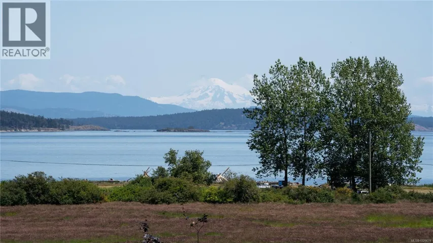 7003 Beach View Crt, Central Saanich, British Columbia V8M2J7