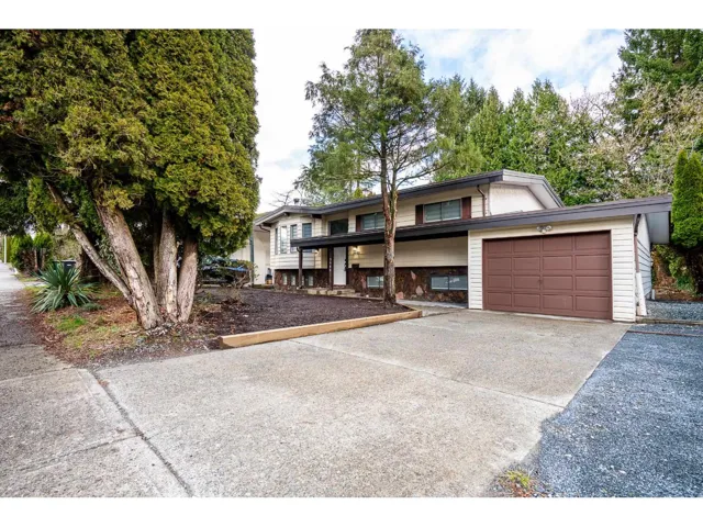 3640 OLD CLAYBURN ROAD, Abbotsford, British Columbia V3G1H6